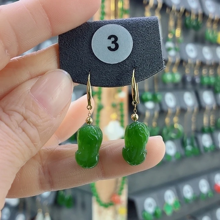 和田玉18K金镶嵌耳饰