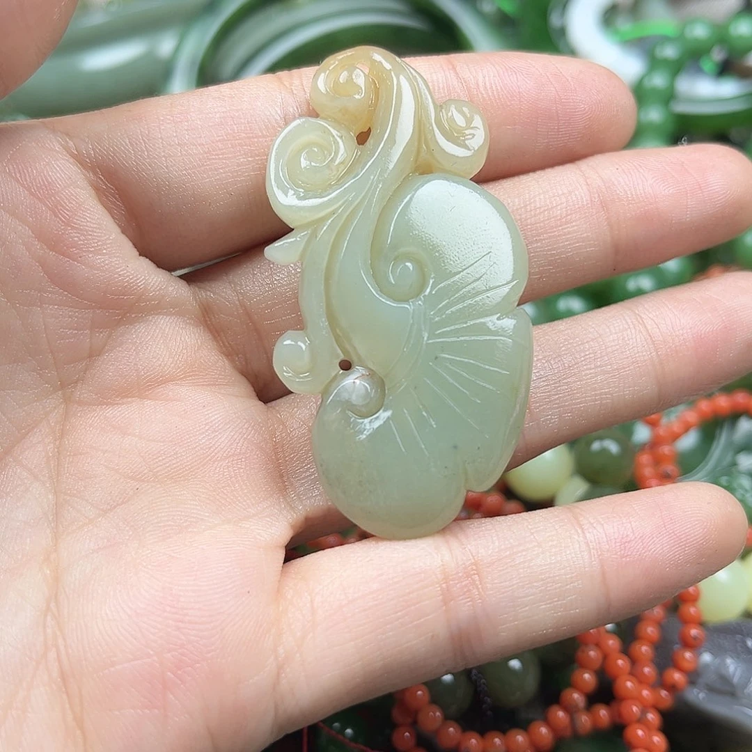 和田玉（糖玉）未镶嵌颈饰