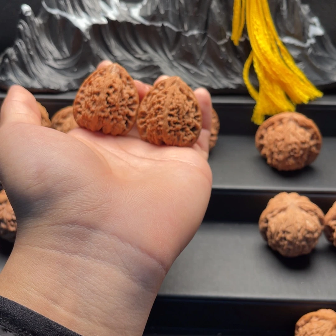 苏***苏吊坠文玩核桃南疆