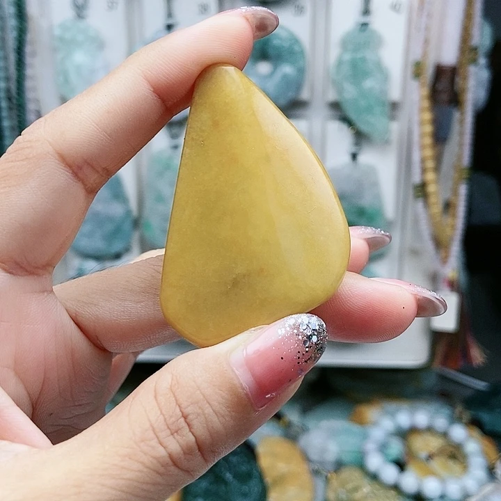 颈饰足铂镶嵌翡翠翡翠