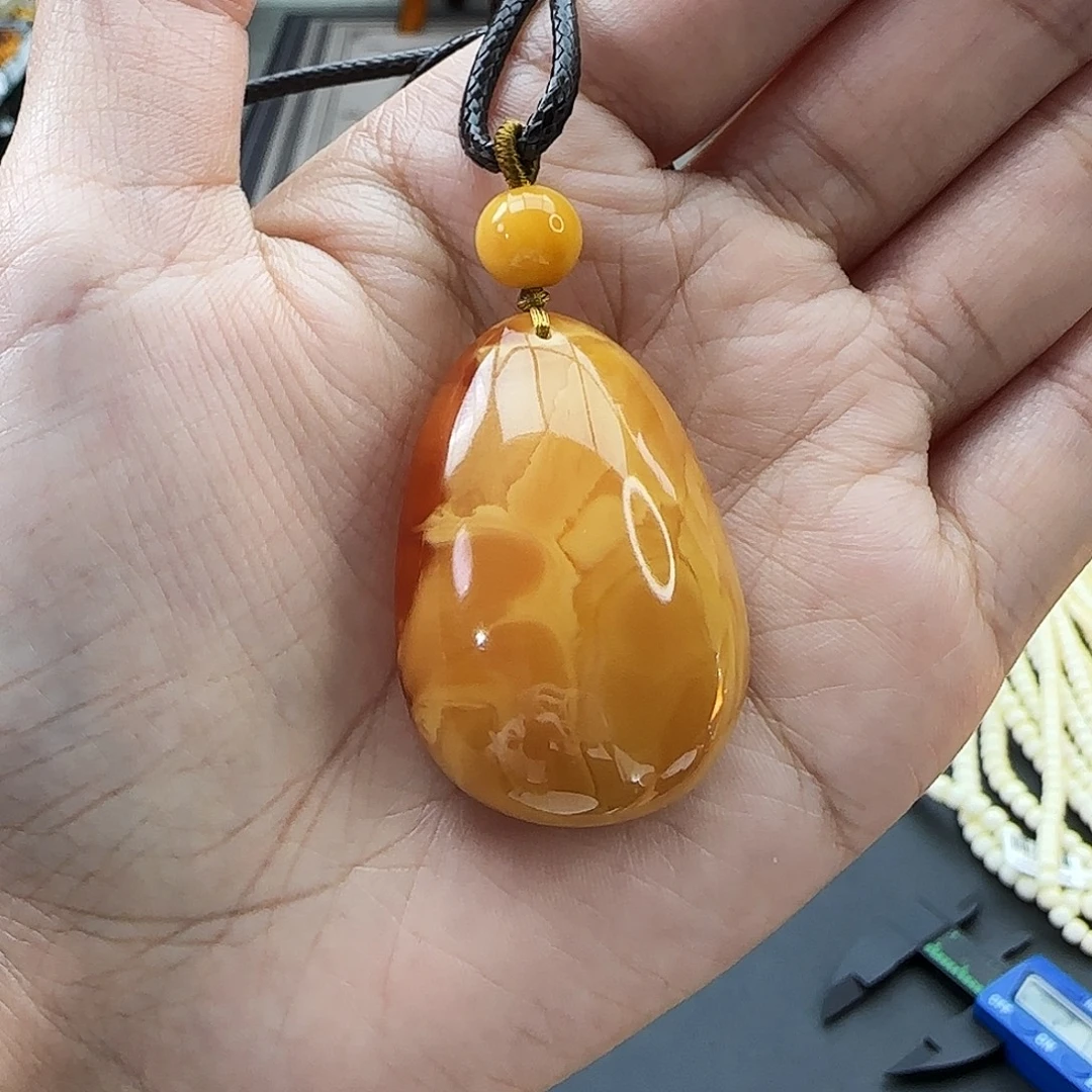 琥珀未镶嵌颈饰吊坠