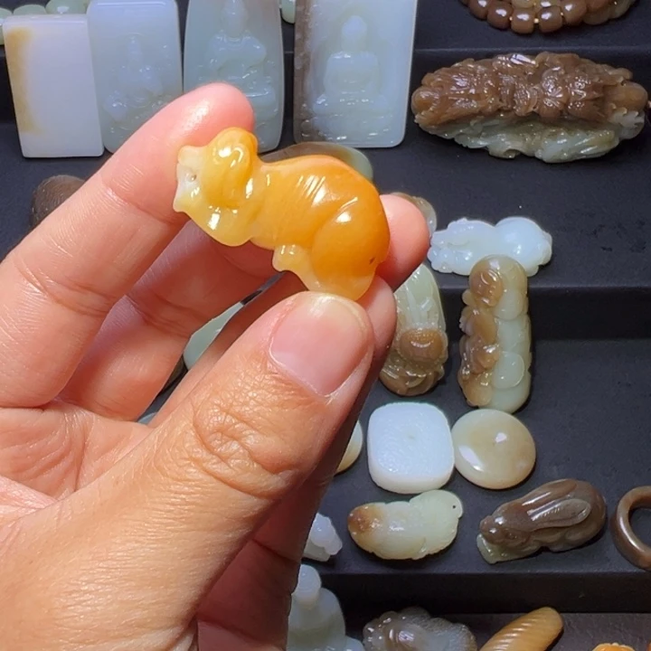 清***光和田玉（糖玉）未镶嵌颈饰
