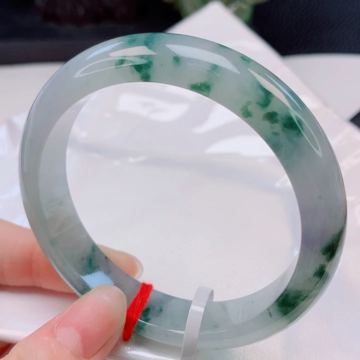 翡翠手镯未镶嵌57圈