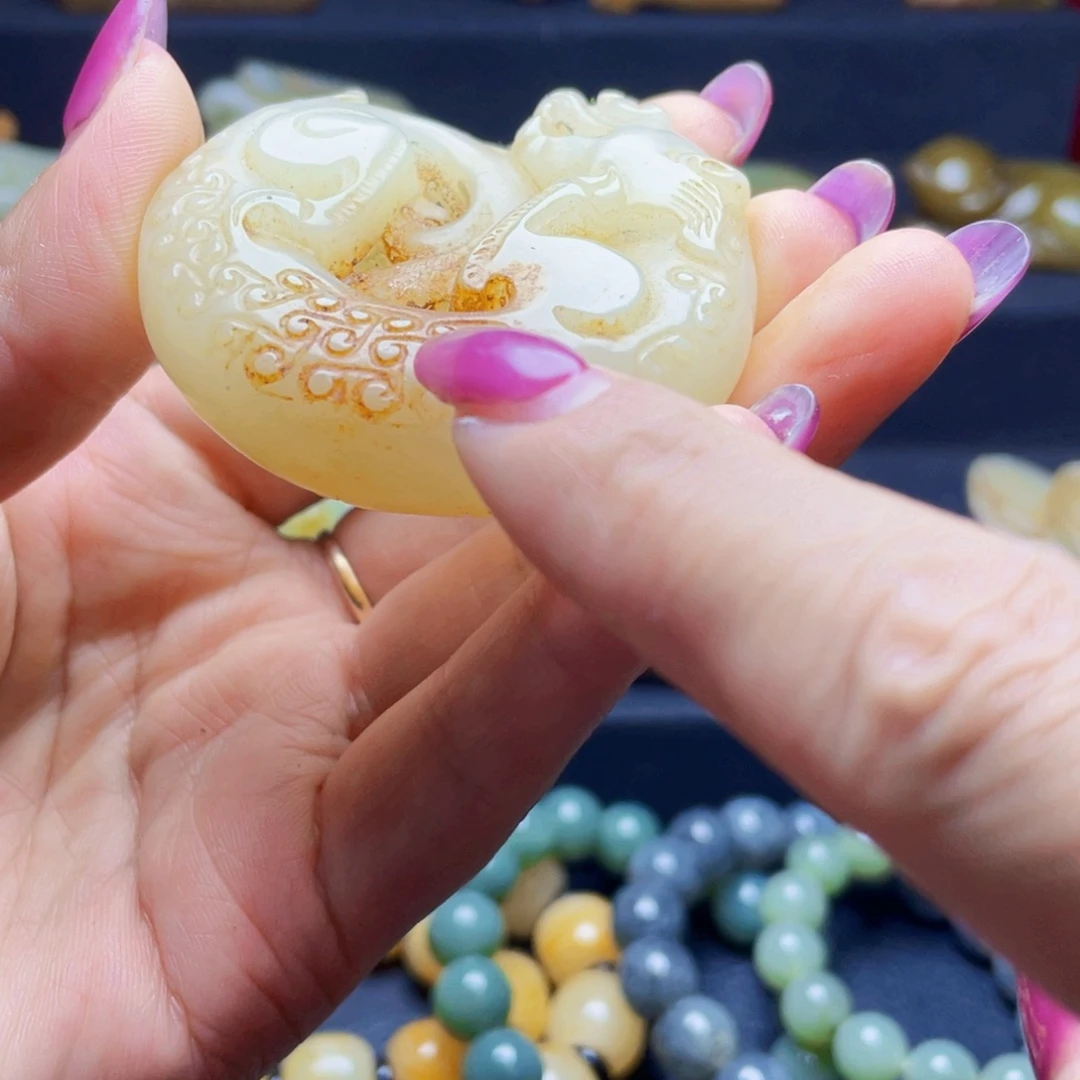 岫岩老玉（透闪石质玉）未镶嵌颈饰