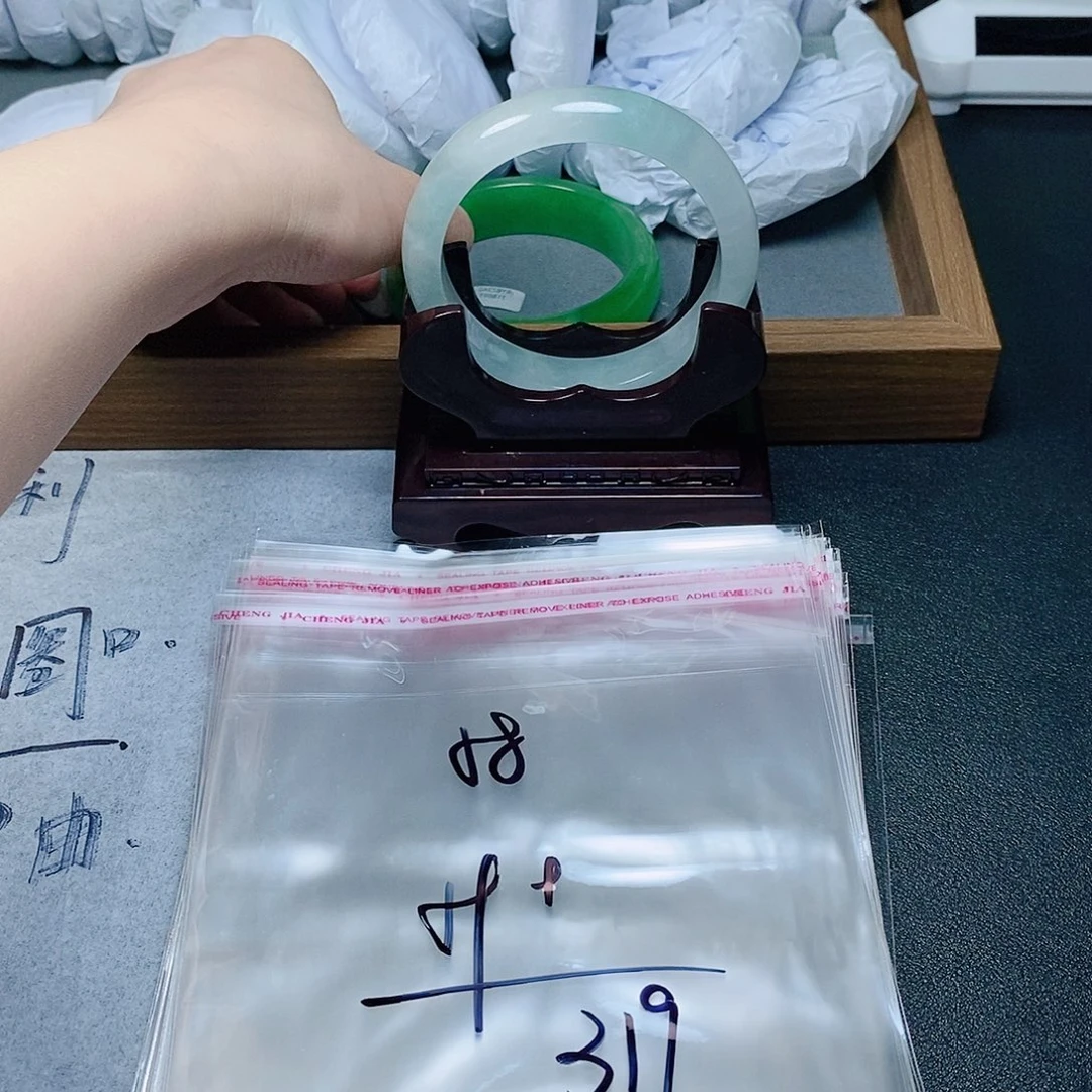 非金属时尚手镯飘花