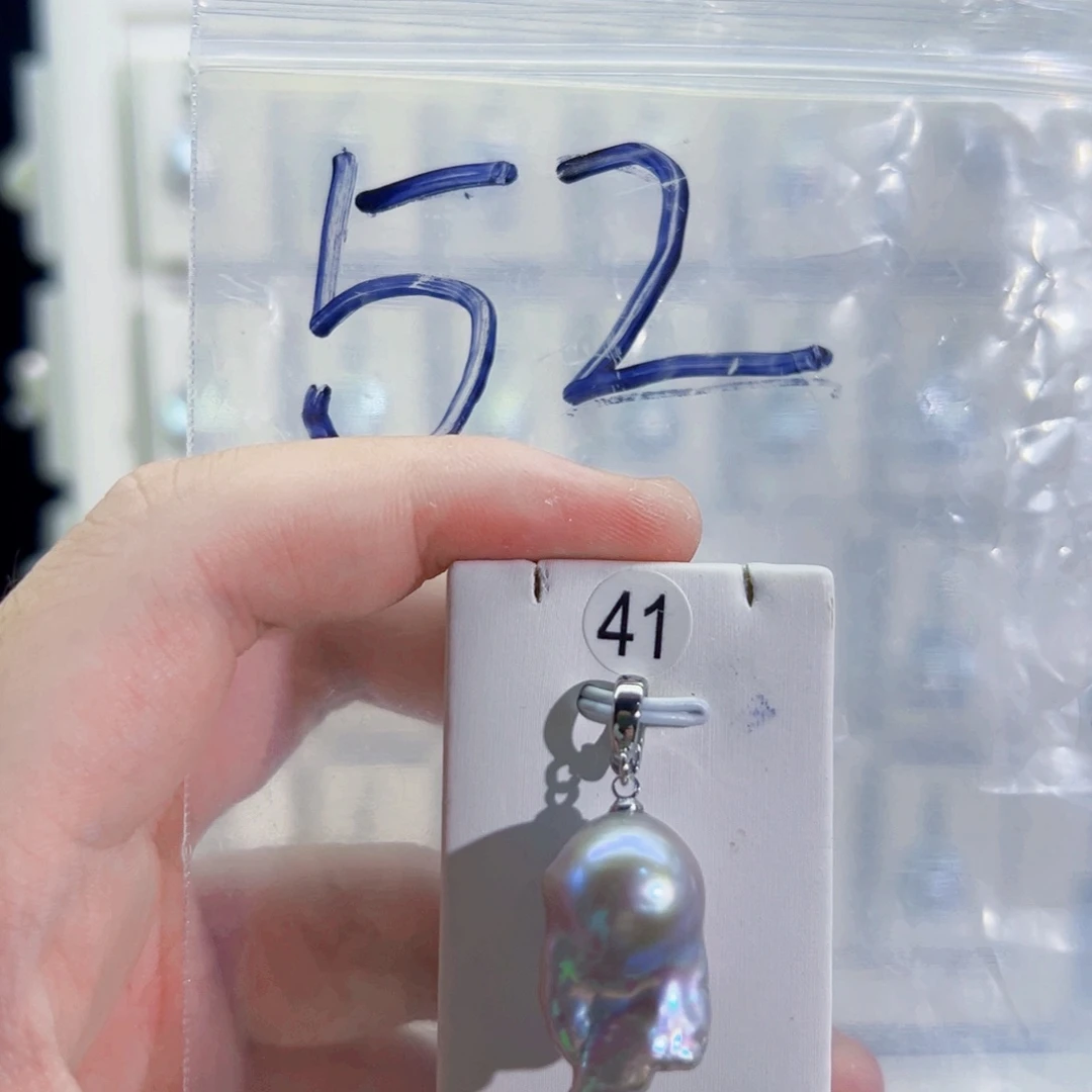 对***溜合金颈饰淡水珍珠