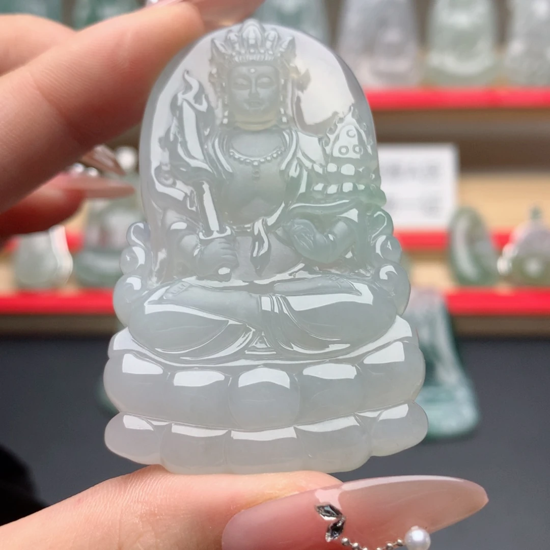 颈饰未镶嵌翡翠虚空藏菩萨