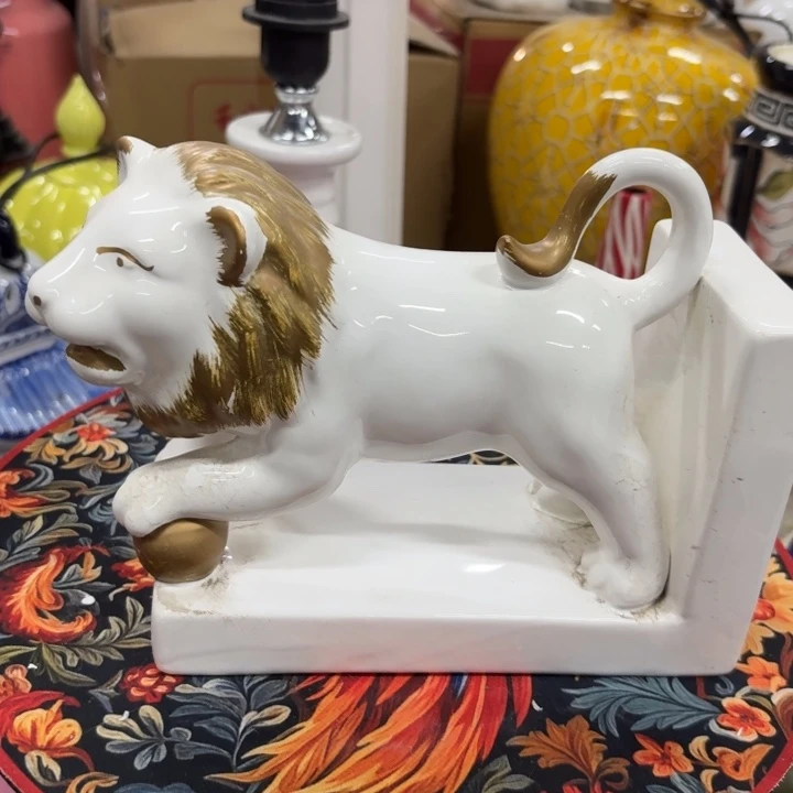 微瑕青花瓷器值得购买