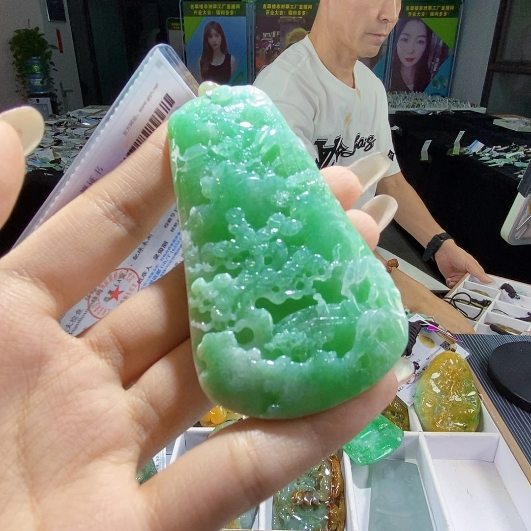 颈饰未镶嵌翡翠翡翠