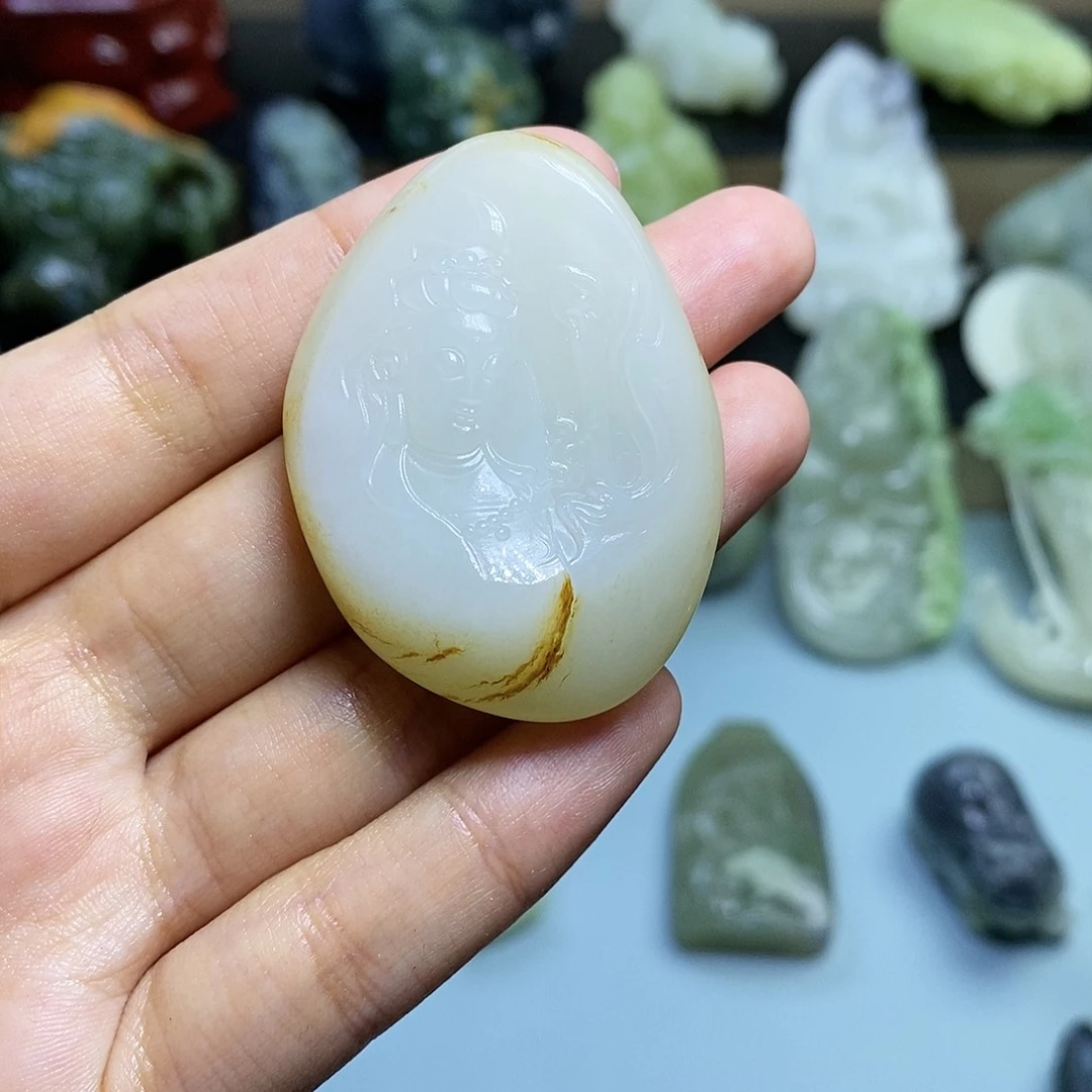 颈饰未镶嵌和田玉床***光
