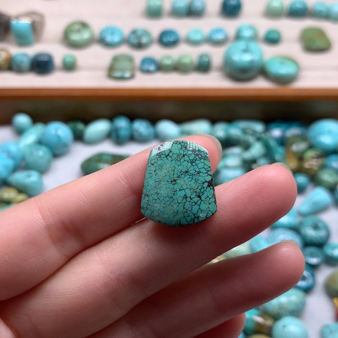 绿松石未镶嵌颈饰