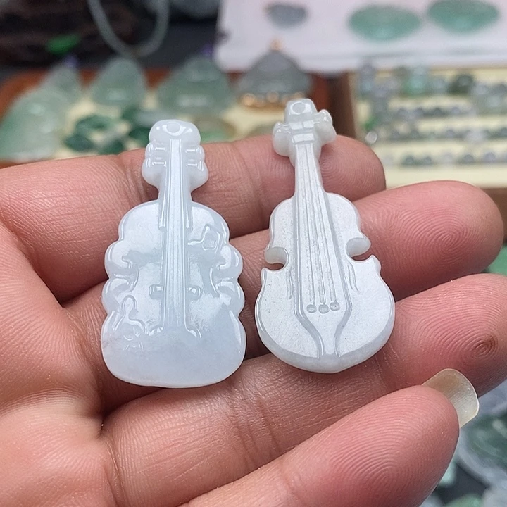 吊坠(不含链)未镶嵌翡翠一个50