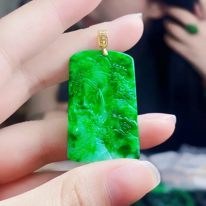 翡翠18K金镶嵌颈饰多样性