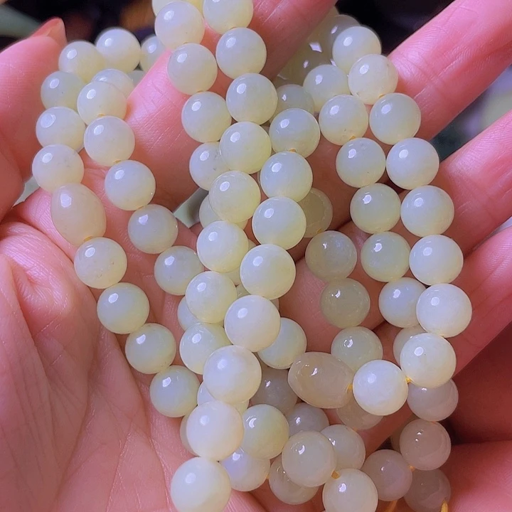 手串未镶嵌岫岩老玉（透闪石质玉）9***%