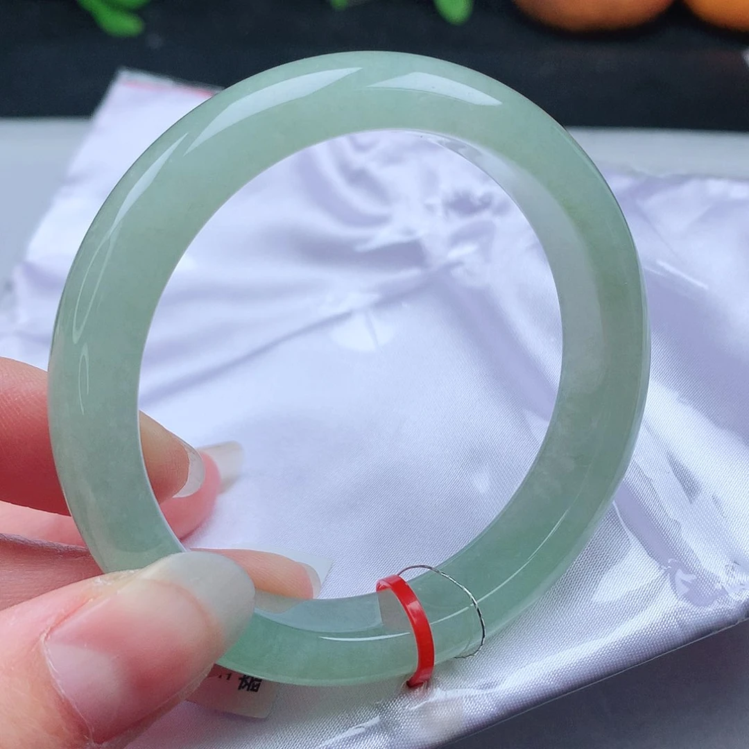 翡翠手镯未镶嵌56圈+