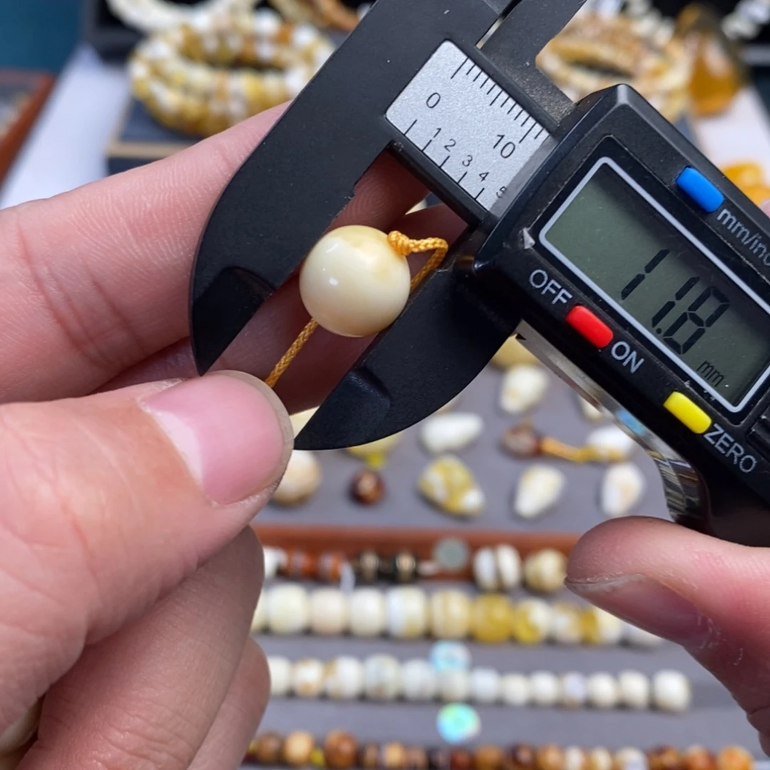 蜜蜡未镶嵌裸石11.8mm白蜡