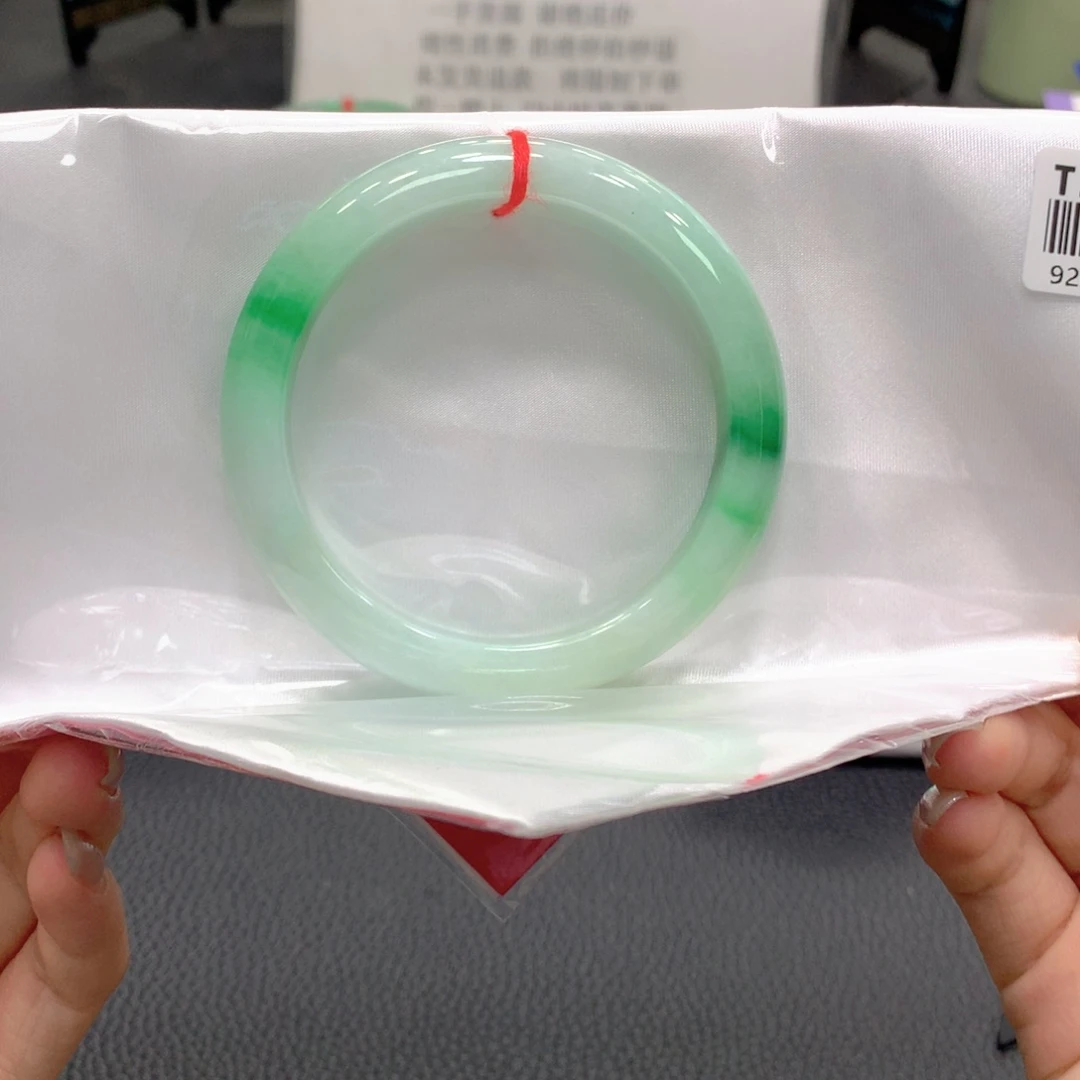 翡翠未镶嵌手镯翡翠