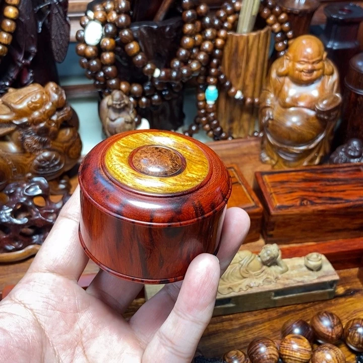 檀香紫檀（小叶紫檀）圆盒