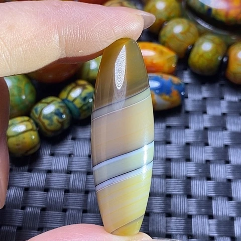 未镶嵌颈饰玛瑙/玉髓尘*