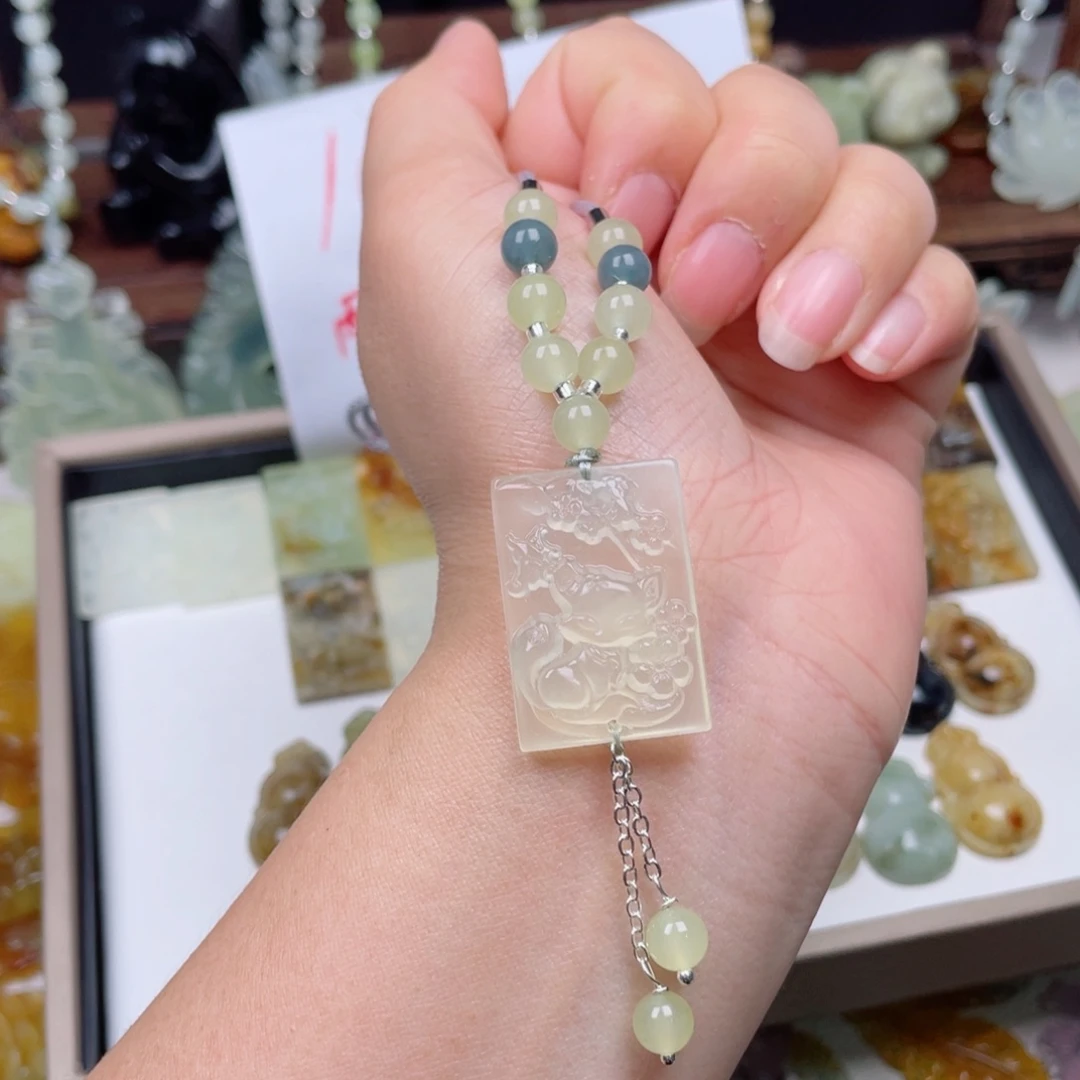 蛇纹石玉未镶嵌颈饰