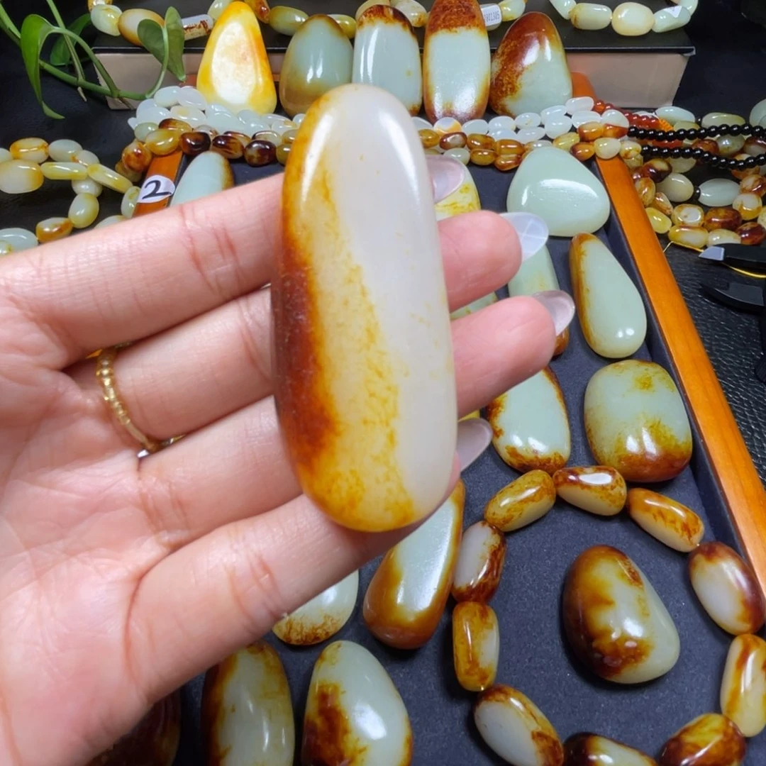 颈饰未镶嵌和田玉七*狼