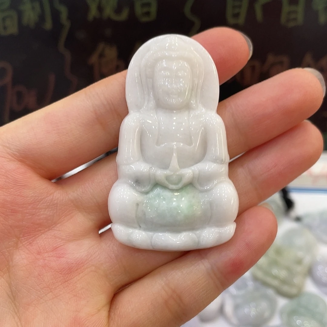 颈饰未镶嵌翡翠白底青观音