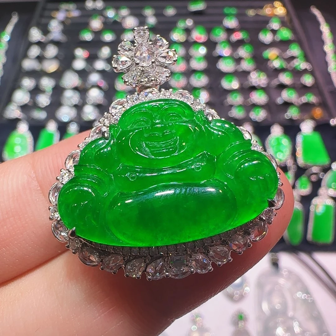 翡翠18K金镶嵌颈饰吊坠