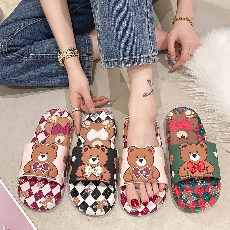 夏季拖鞋女浴室爆款可爱小熊家居外穿防滑软底网红炸街高颜值鞋