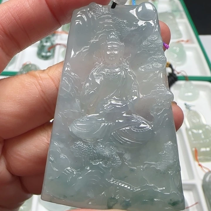 颈饰未镶嵌翡翠山水观音