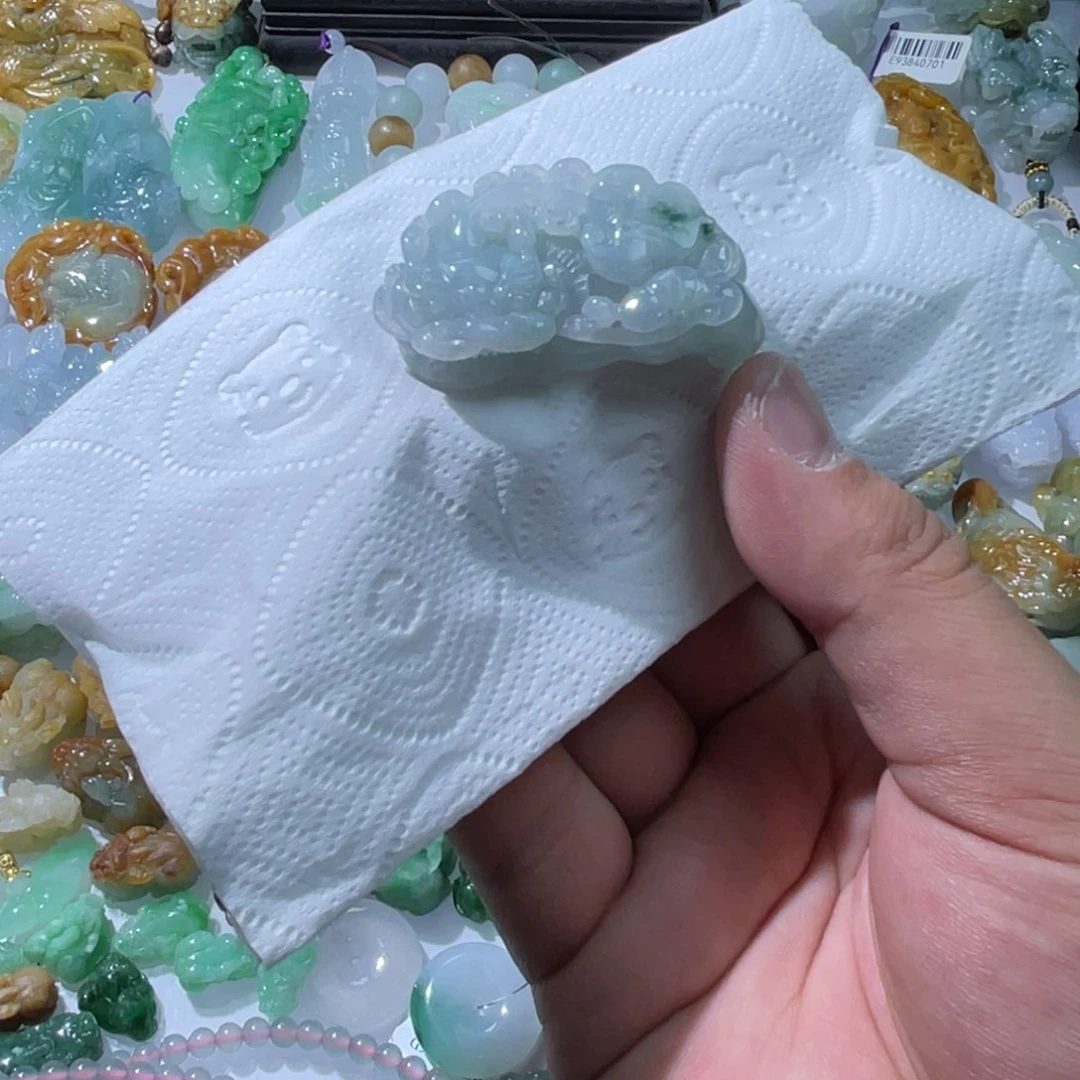 翡翠颈饰未镶嵌天然