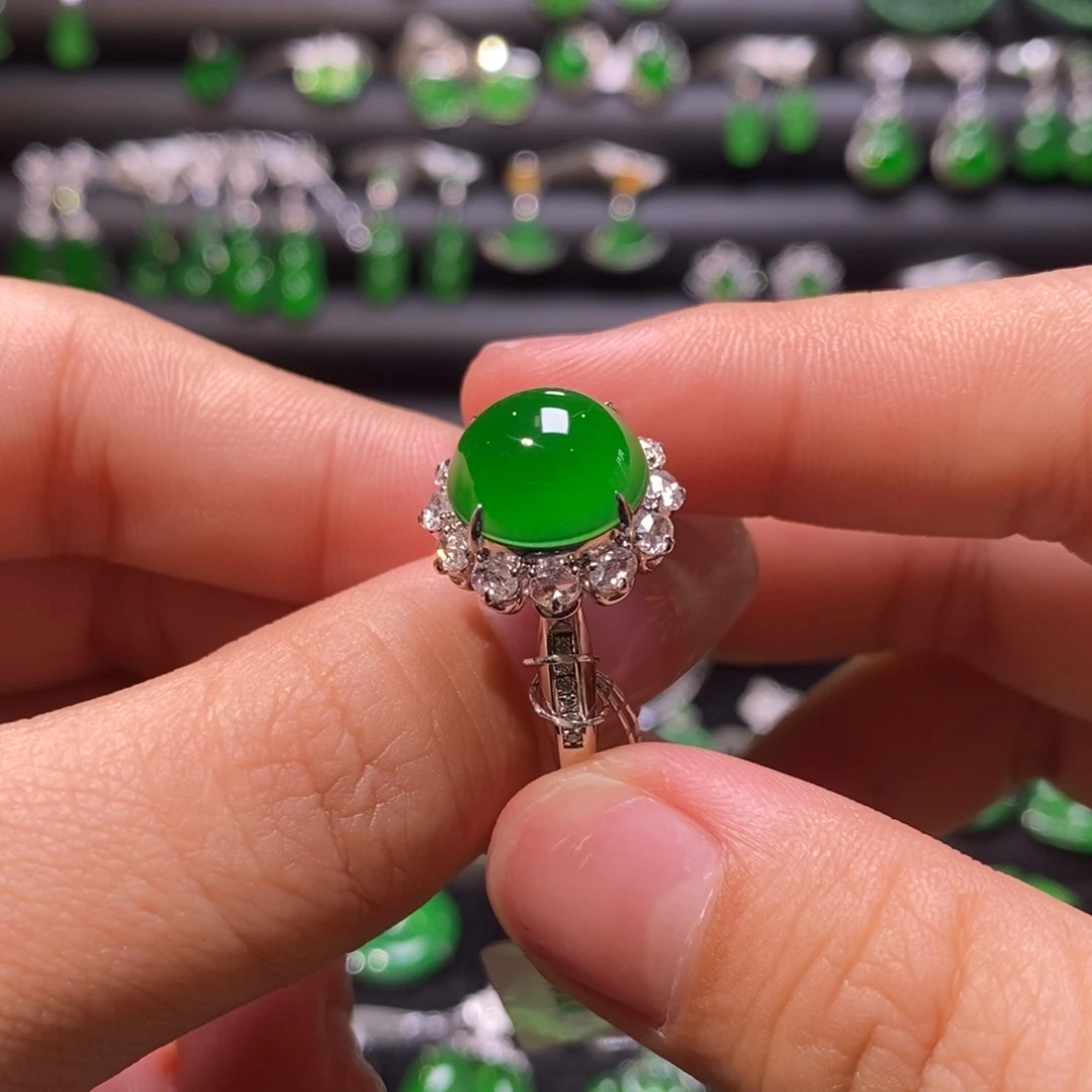 翡翠戒指18K金镶嵌天然翡翠