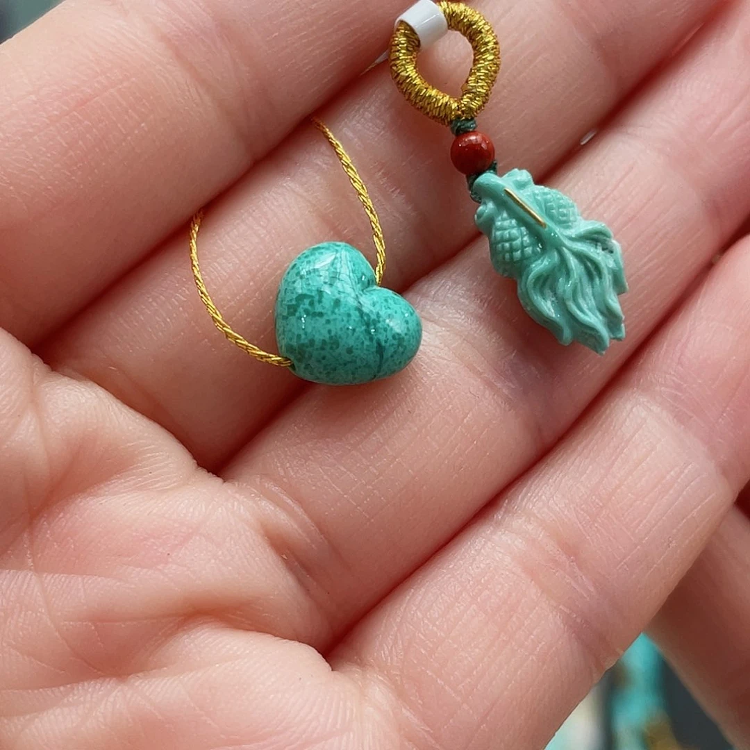 绿松石颈饰未镶嵌