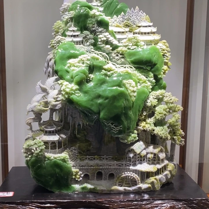 未镶嵌蛇纹石玉（覆膜）珠宝奇石