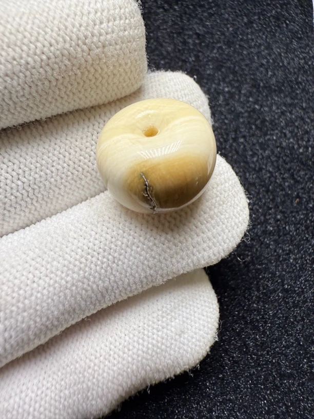 B0044天然猛犸牙平安扣瑕疵配饰