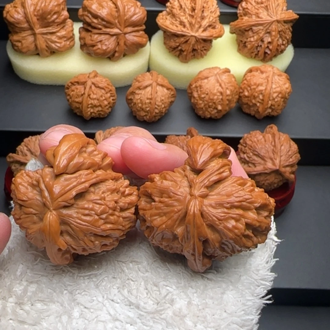 文玩核桃把件白狮子犀牛全品41