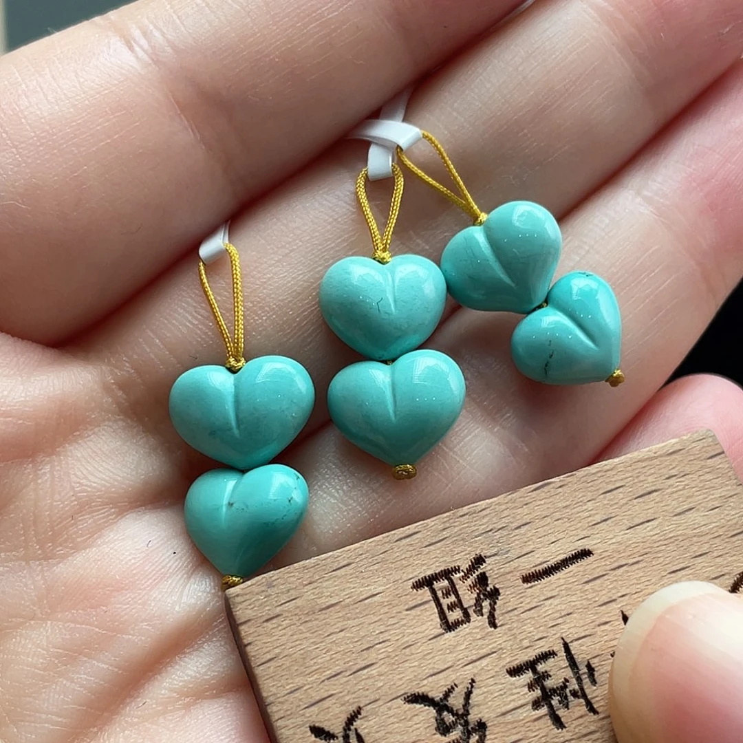 小***丽绿松石未镶嵌颈饰