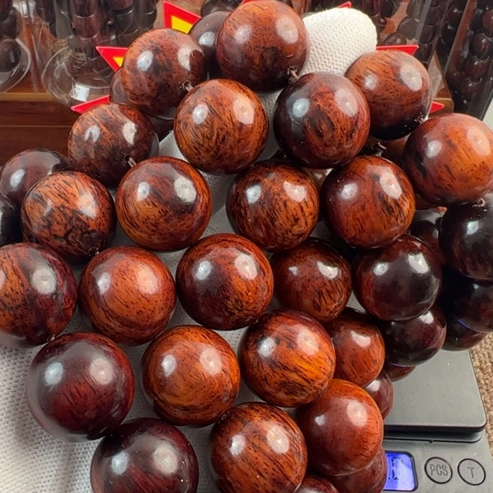 故***情香榧木海南红降黑金2.0的8串