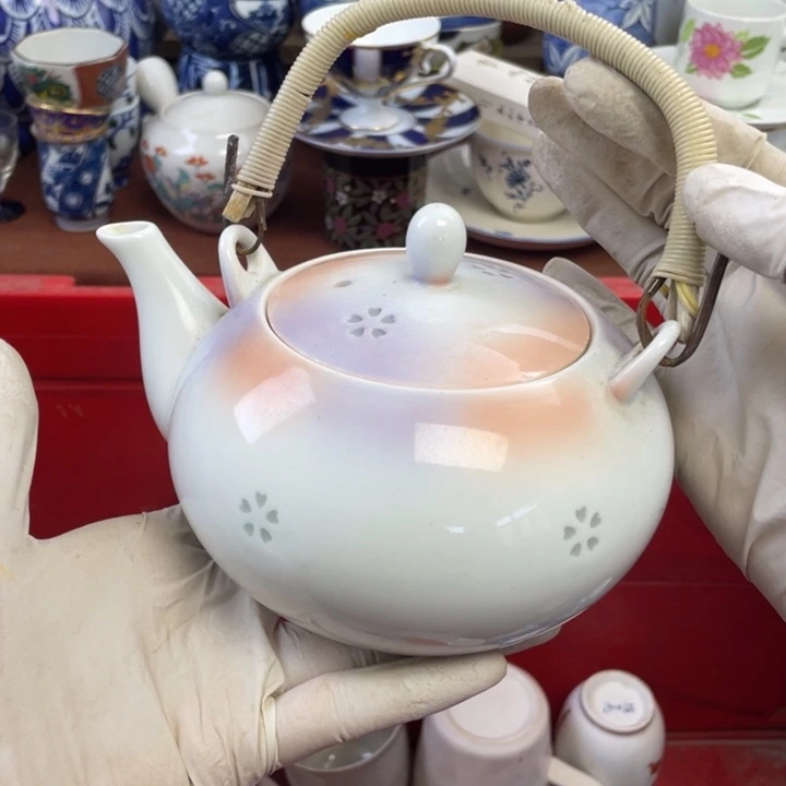 他家瓷器真美…开播了