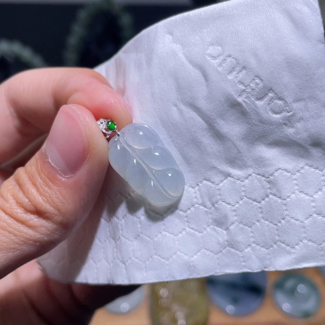定制翡翠18K金镶嵌吊坠