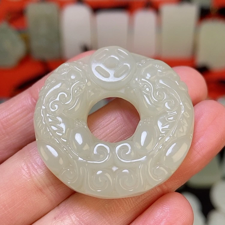 【闪购商品】颈饰未镶嵌和田玉