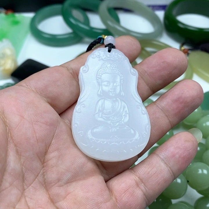 颈饰未镶嵌翡翠挂件