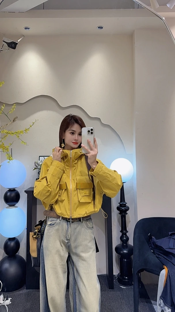 长袖时尚短外套常规款连帽立领纯色短款上衣拉链女