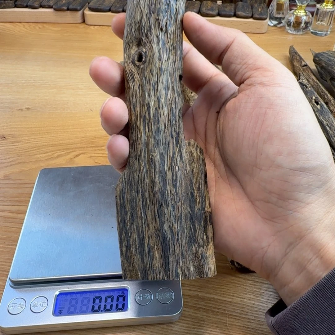 w***8香料绿棋树心油摆件71克