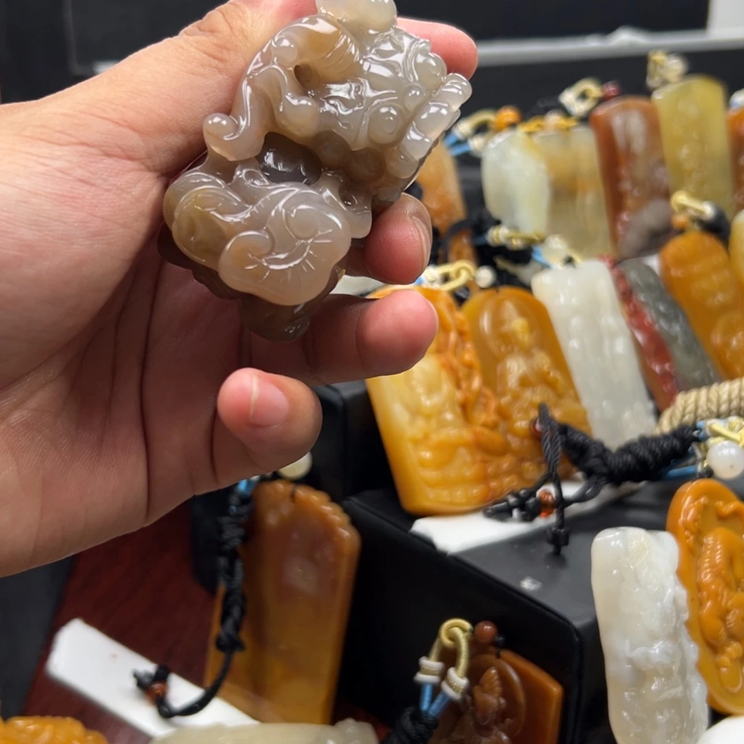 石英质玉（黄龙玉）未镶嵌多样性发货，发其一