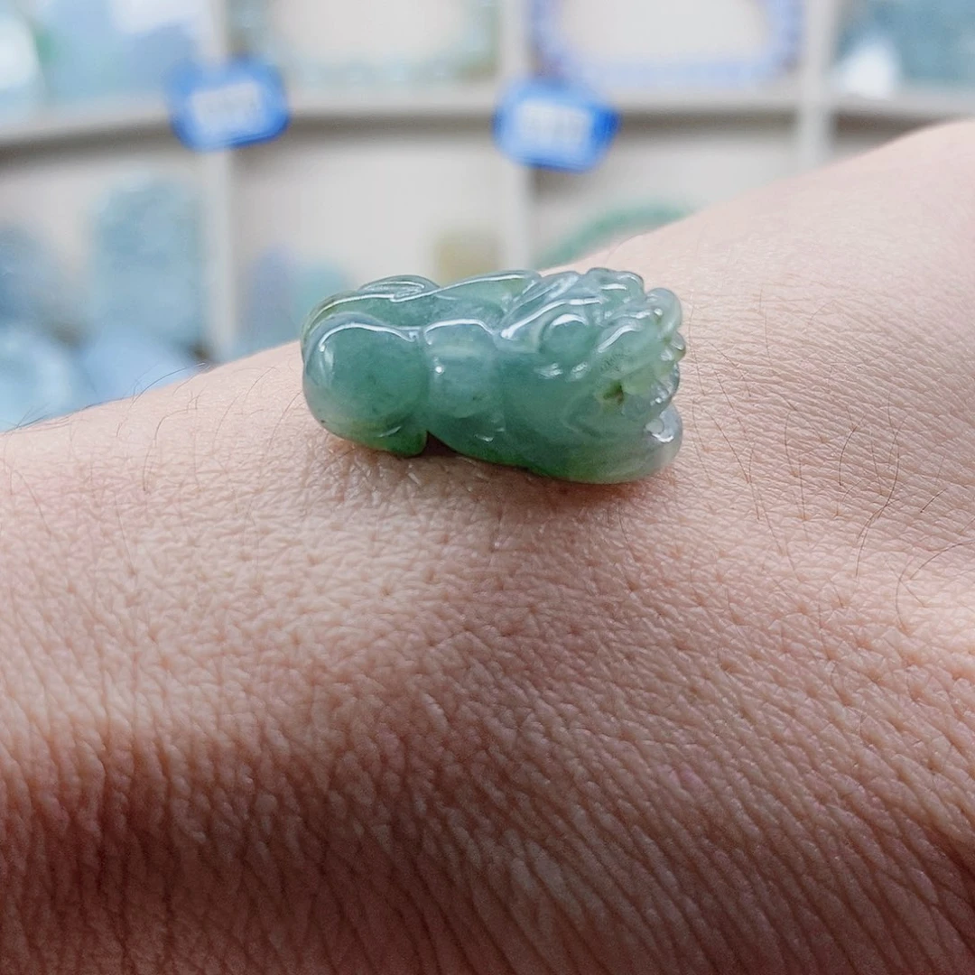 吊坠(不含链)未镶嵌翡翠天然