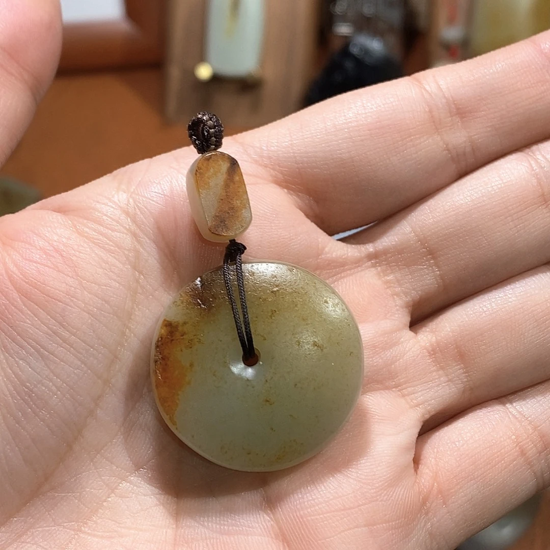 胖***虎和田玉未镶嵌颈饰