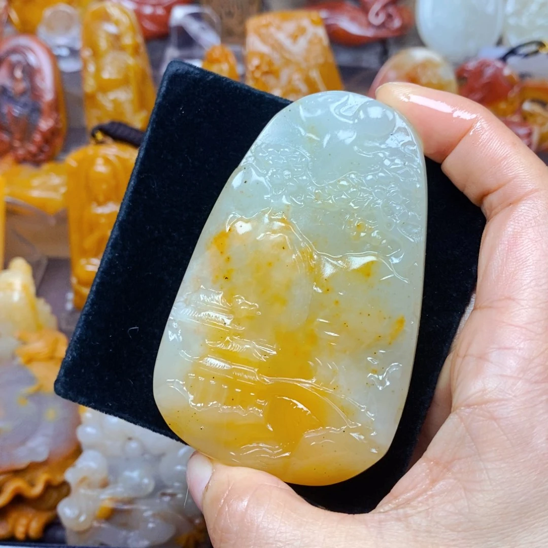 石英质玉（黄龙玉）未镶嵌颈饰