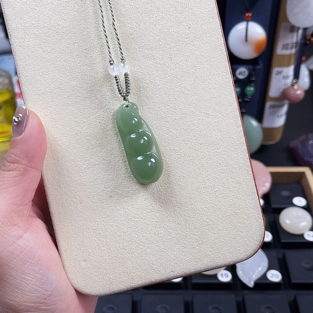 颈饰未镶嵌石英质玉এ****?