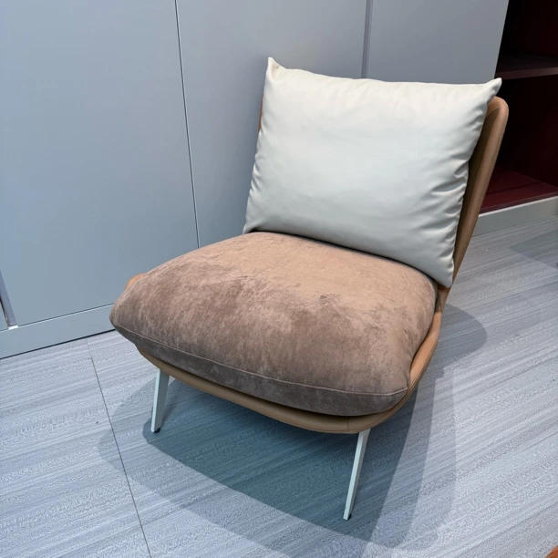 简约设计适合阳台卧室休闲使用轻奢客厅创意单人皮艺北欧