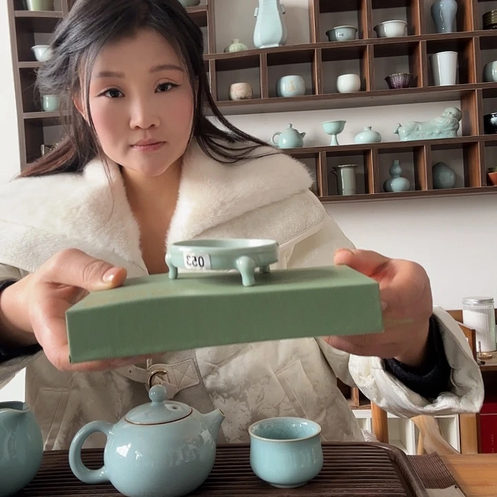 杯053微天青三足笔洗可当盖置微微瑕